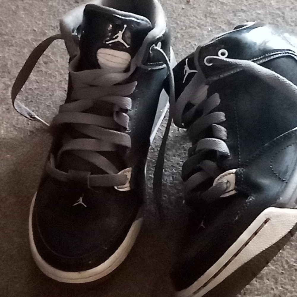 Shoes - Picture 3 of 3